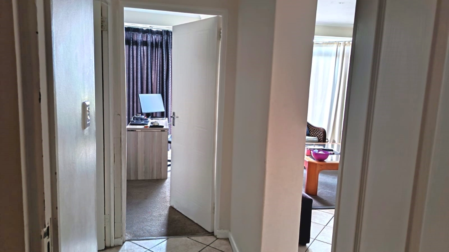 2 Bedroom Property for Sale in Whispering Pines Western Cape